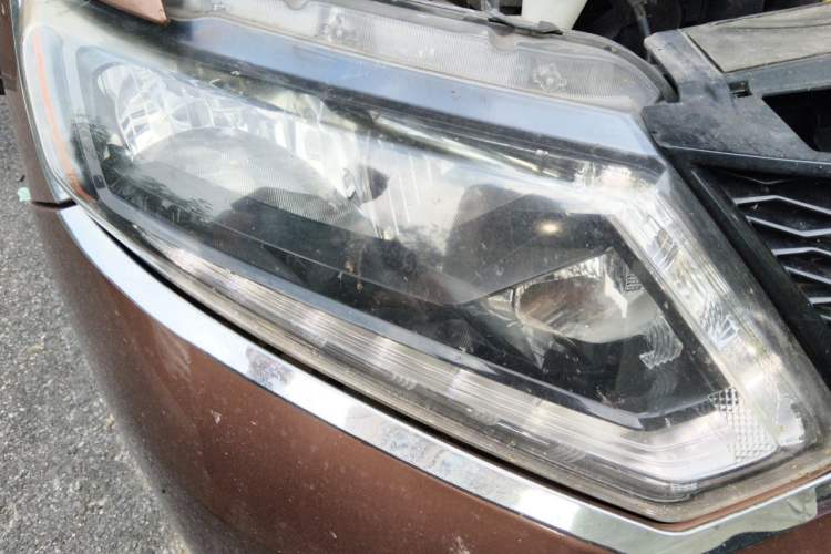 Used Nissan X-Trail 2015 2.0L CVT Comfort MAX Edition 2WD Right Front Headlight
