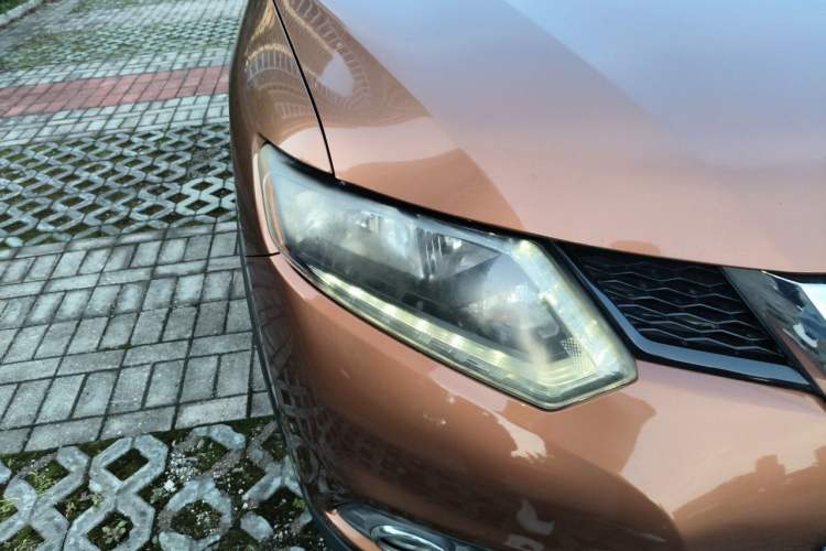 Used Nissan X-Trail 2015 2.5L CVT Leading MAX Edition 4WD Right Front Headlight
