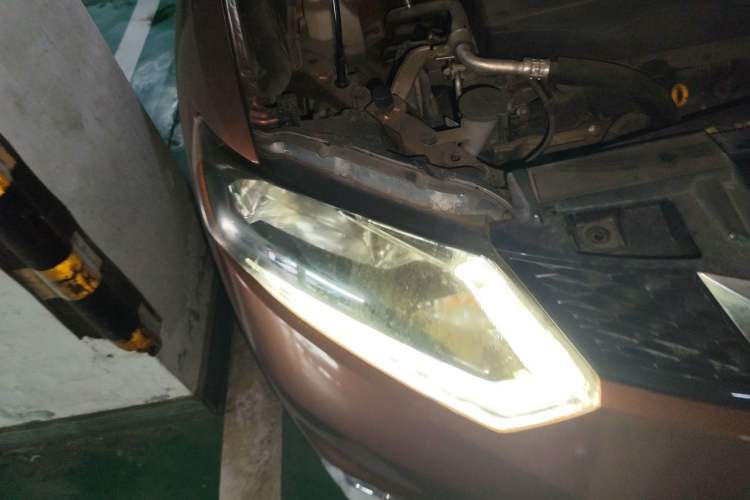 Used Nissan X-Trail 2015 2.0L CVT Comfort MAX Edition 2WD Right Front Headlight
