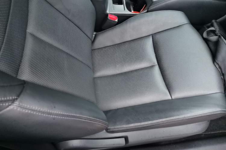 Used Nissan X-Trail 2015 2.0L CVT Comfort MAX Edition 2WD Right Front Seat