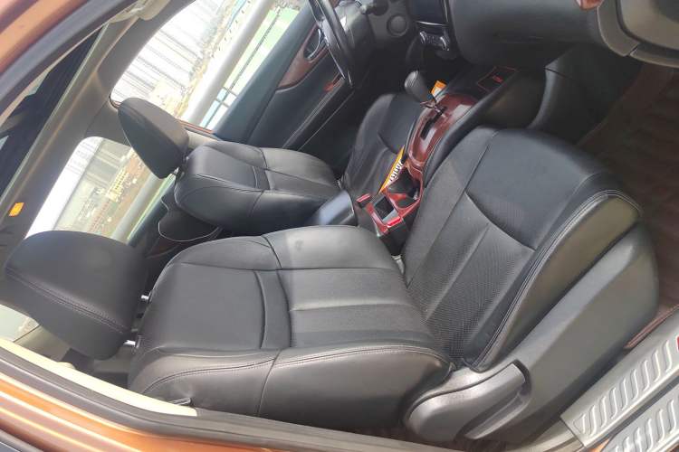 Used Nissan X-Trail 2015 2.0L CVT Comfort MAX Edition 2WD Right Front Seat