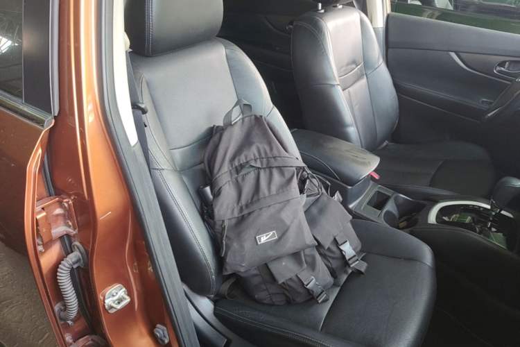 Used Nissan X-Trail 2015 2.0L CVT Comfort MAX Edition 2WD Right Front Seat