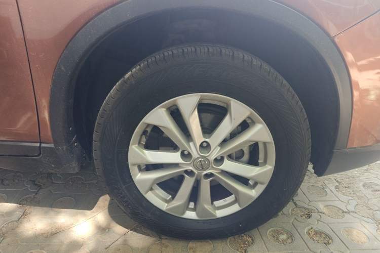 Used Nissan X-Trail 2015 2.0L CVT Comfort MAX Edition 2WD Right Front Wheel Hub