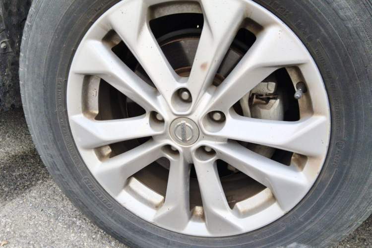 Used Nissan X-Trail 2015 2.0L CVT Comfort MAX Edition 2WD Right Front Wheel Hub