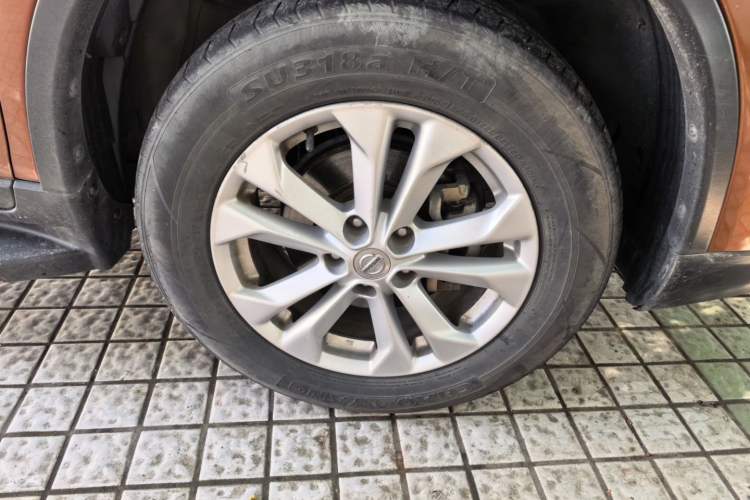 Used Nissan X-Trail 2015 2.0L CVT Comfort MAX Edition 2WD Right Front Wheel Hub