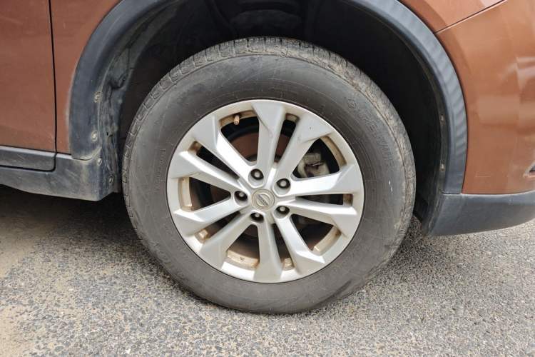 Used Nissan X-Trail 2015 2.0L CVT Comfort MAX Edition 2WD Right Front Wheel Hub