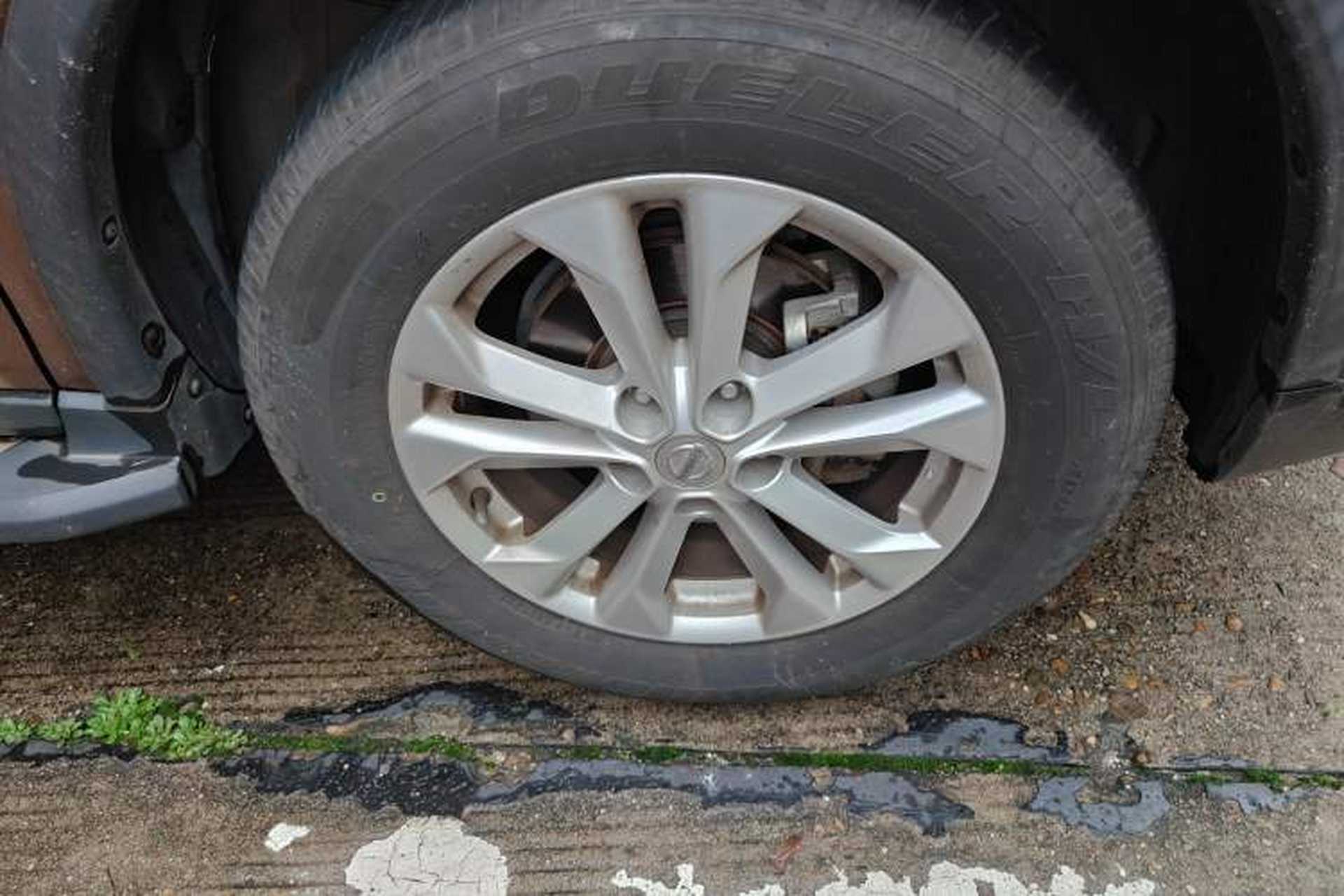 Used Nissan X-Trail 2015 2.0L CVT Comfort MAX Edition 2WD Right Front Wheel Hub