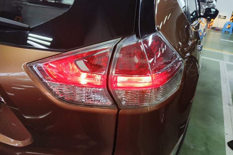 Used Nissan X-Trail 2015 2.0L CVT Comfort MAX Edition 2WD Right Rear Taillight