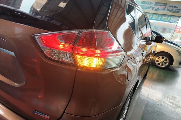 Used Nissan X-Trail 2015 2.0L CVT Comfort MAX Edition 2WD Right Rear Taillight