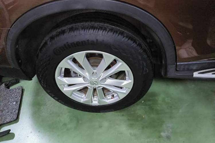 Used Nissan X-Trail 2015 2.0L CVT Comfort MAX Edition 2WD Right Rear Wheel Hub