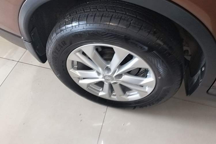 Used Nissan X-Trail 2015 2.0L CVT Comfort MAX Edition 2WD Right Rear Wheel Hub