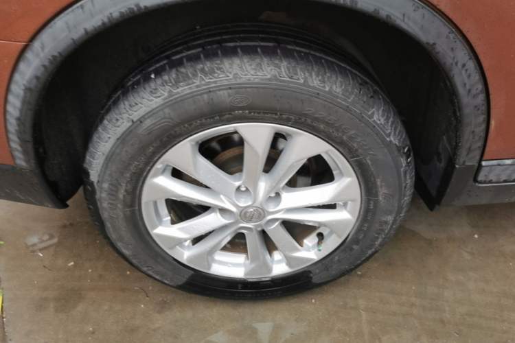 Used Nissan X-Trail 2015 2.0L CVT Comfort MAX Edition 2WD Right Rear Wheel Hub