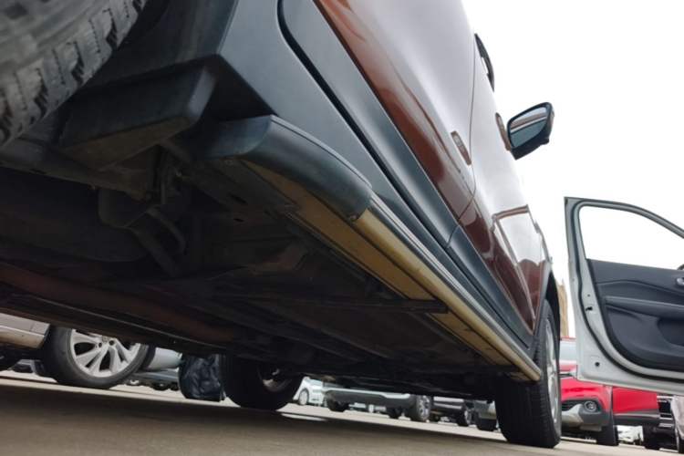 Used Nissan X-Trail 2015 2.0L CVT Comfort MAX Edition 2WD Right Side Sill