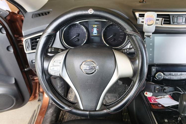 Used Nissan X-Trail 2015 2.0L CVT Comfort MAX Edition 2WD Steering Wheel