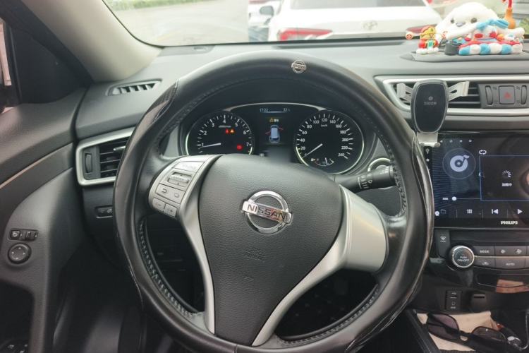 Used Nissan X-Trail 2015 2.0L CVT Comfort MAX Edition 2WD Steering Wheel