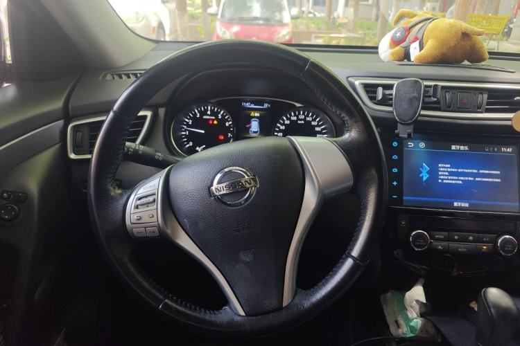 Used Nissan X-Trail 2015 2.0L CVT Comfort MAX Edition 2WD Steering Wheel