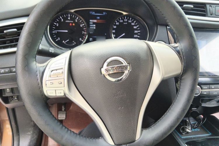 Used Nissan X-Trail 2015 2.0L CVT Comfort MAX Edition 2WD Steering Wheel