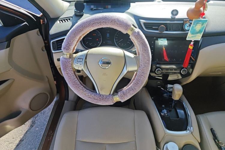 Used Nissan X-Trail 2015 2.0L CVT Comfort MAX Edition 2WD Steering Wheel