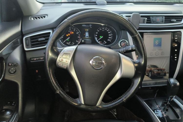 Used Nissan X-Trail 2015 2.5L CVT Leading MAX Edition 4WD Steering Wheel