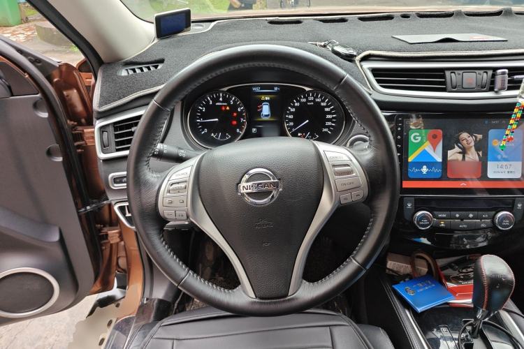 Used Nissan X-Trail 2015 2.0L CVT Comfort MAX Edition 2WD Steering Wheel
