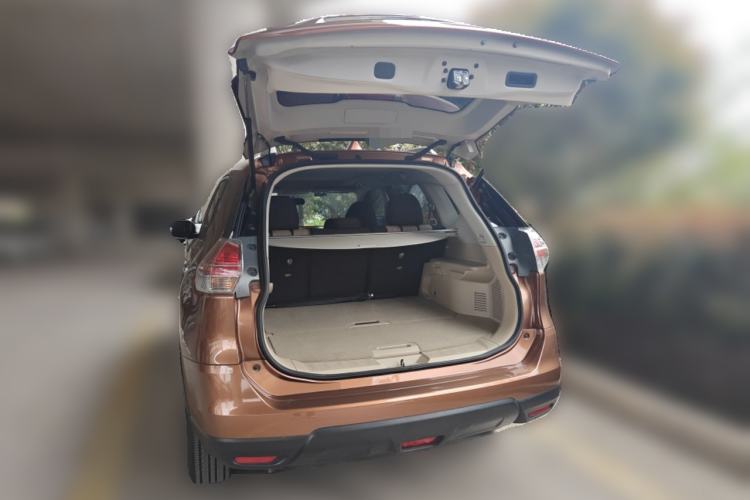 Used Nissan X-Trail 2015 2.0L CVT Comfort MAX Edition 2WD Trunk