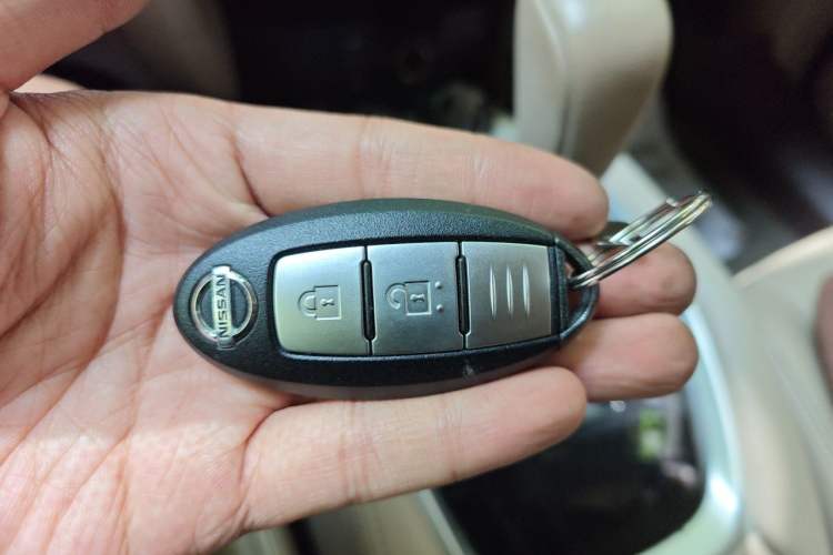 Used Nissan X-Trail 2015 2.0L CVT Comfort MAX Edition 2WD Vehicle Key