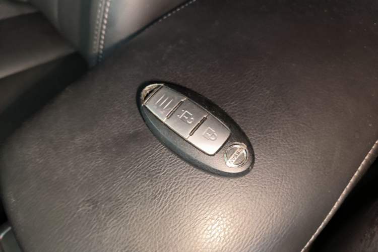 Used Nissan X-Trail 2015 2.0L CVT Comfort MAX Edition 2WD Vehicle Key