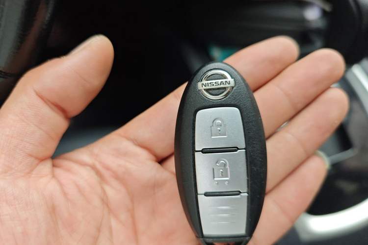 Used Nissan X-Trail 2015 2.0L CVT Comfort MAX Edition 2WD Vehicle Key