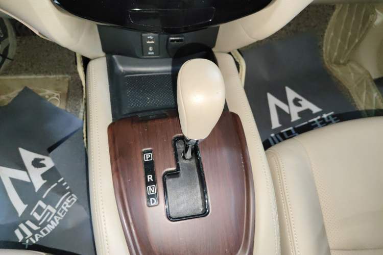 Used Nissan X-Trail 2016 2.0L CVT Smart Enjoyment Version 4WD Gear Lever
