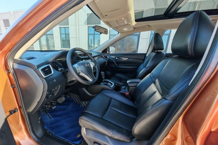 Used Nissan X-Trail 2016 2.5L CVT Sport Edition 4WD Interior 4