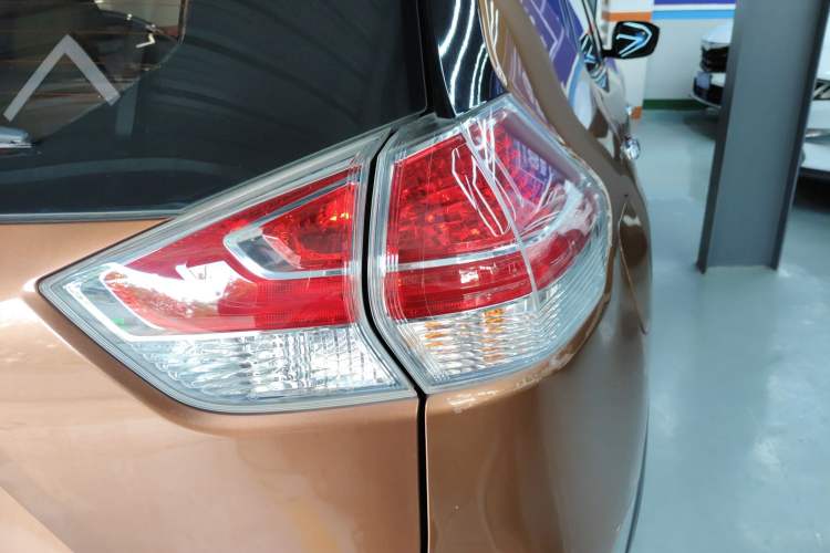Used Nissan X-Trail 2016 2.0L CVT Smart Enjoyment Version 4WD Right Rear Taillight