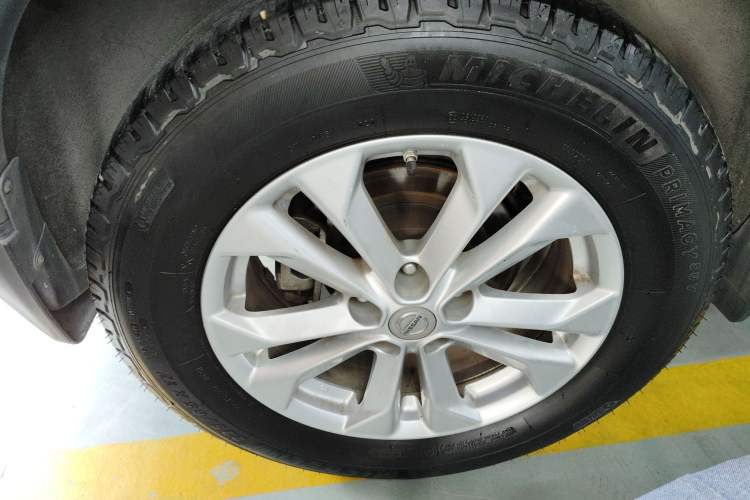 Used Nissan X-Trail 2016 2.0L CVT Smart Enjoyment Version 4WD Right Rear Wheel Hub