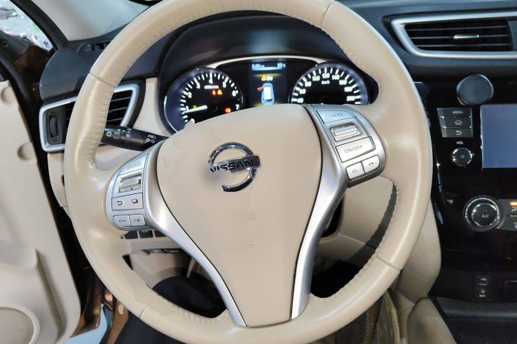 Used Nissan X-Trail 2016 2.0L CVT Smart Enjoyment Version 4WD Steering Wheel