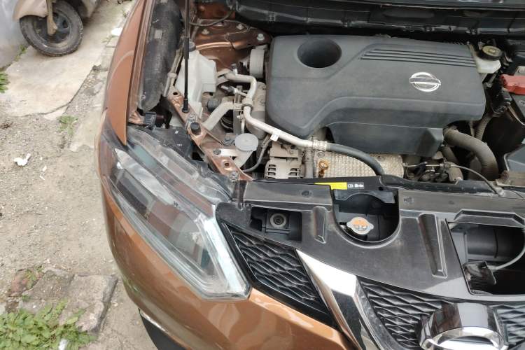 Used Nissan X-Trail 2016 2.5L CVT Sport Edition 4WD Engine Bay Right