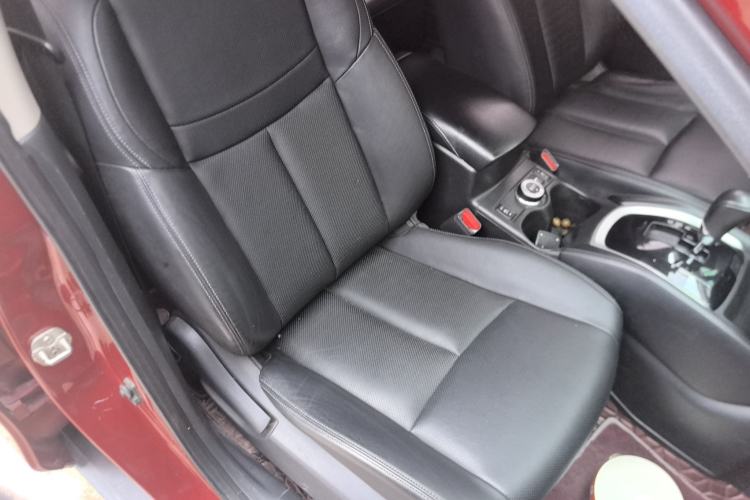 Used Nissan X-Trail 2016 2.5L CVT Sport Edition 4WD Right Front Seat
