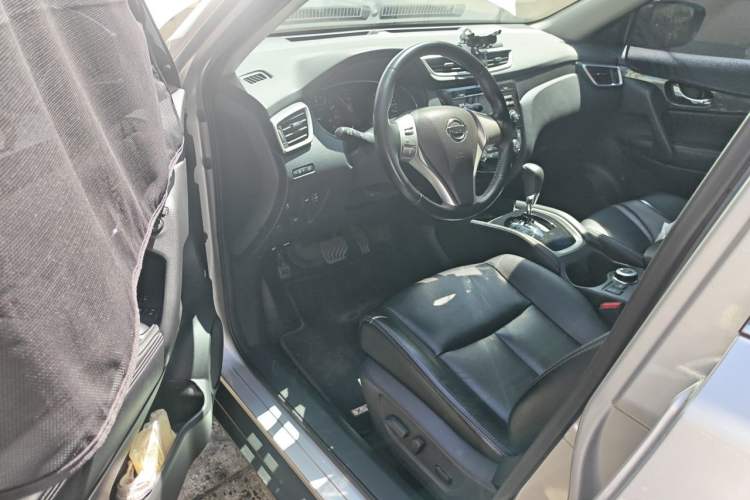 Used Nissan X-Trail 2016 2.5L CVT Sport Edition 4WD Driver Seat