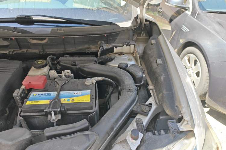 Used Nissan X-Trail 2016 2.5L CVT Sport Edition 4WD Engine Bay Left