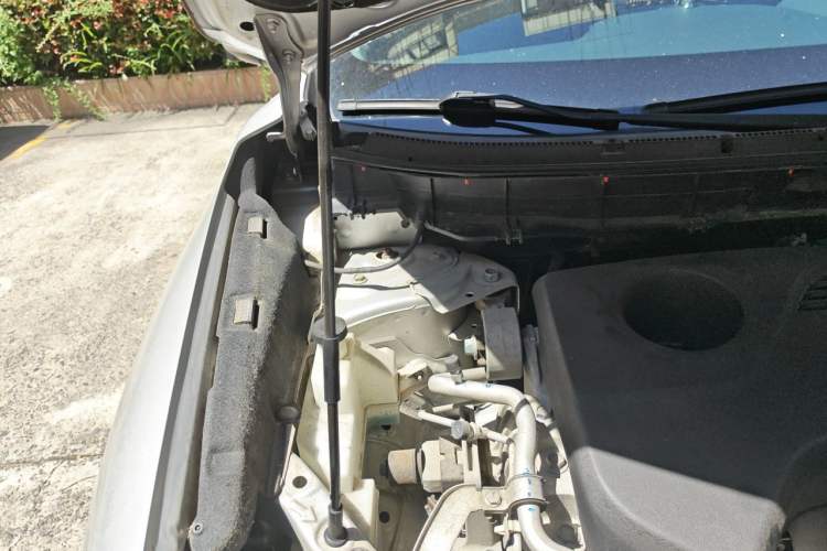 Used Nissan X-Trail 2016 2.5L CVT Sport Edition 4WD Engine Bay Right