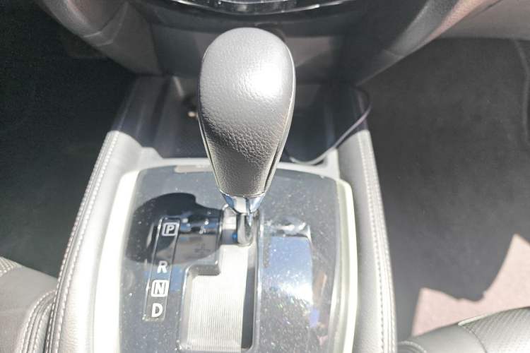 Used Nissan X-Trail 2016 2.5L CVT Sport Edition 4WD Gear Lever
