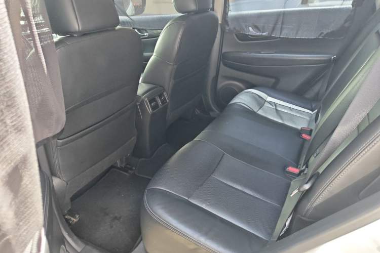 Used Nissan X-Trail 2016 2.5L CVT Sport Edition 4WD Left Rear Seat