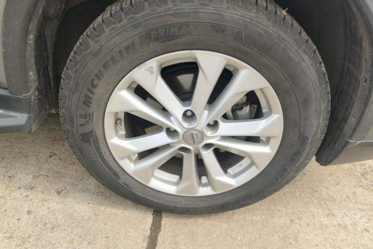 Used Nissan X-Trail 2016 2.5L CVT Sport Edition 4WD Right Front Wheel Hub