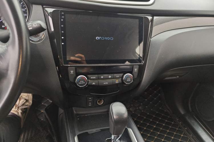 Used Nissan X-Trail 2016 2.5L CVT Sport Edition 4WD Audio And AC Panel