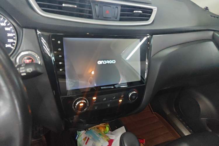 Used Nissan X-Trail 2016 2.0L CVT Smart Enjoyment Version 4WD Audio And AC Panel