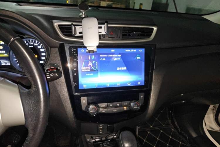 Used Nissan X-Trail 2016 2.0L CVT Smart Enjoyment Version 4WD Audio And AC Panel
