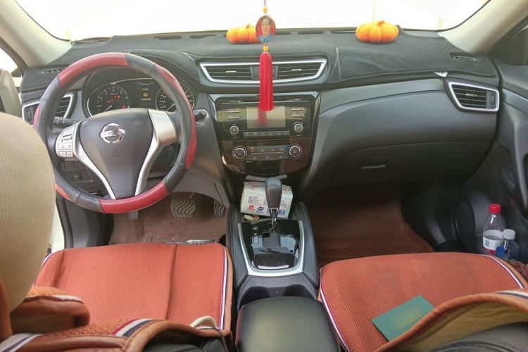Used Nissan X-Trail 2016 2.0L CVT Smart Enjoyment Version 4WD Center Console