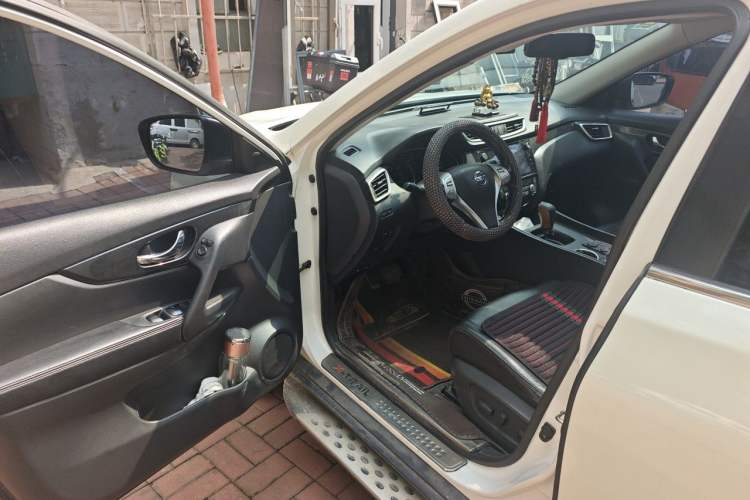 Used Nissan X-Trail 2016 2.5L CVT Sport Edition 4WD Driver Seat
