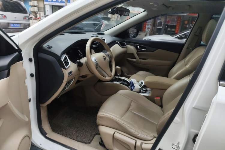 Used Nissan X-Trail 2016 2.0L CVT Smart Enjoyment Version 4WD Driver Seat