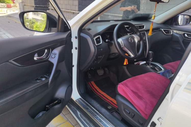 Used Nissan X-Trail 2016 2.5L CVT Sport Edition 4WD Driver Seat