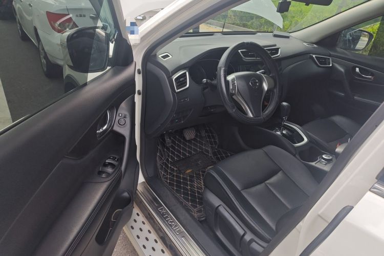 Used Nissan X-Trail 2016 2.0L CVT Smart Enjoyment Version 4WD Driver Seat