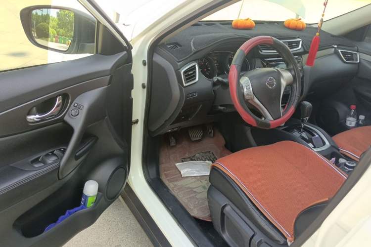 Used Nissan X-Trail 2016 2.0L CVT Smart Enjoyment Version 4WD Driver Seat